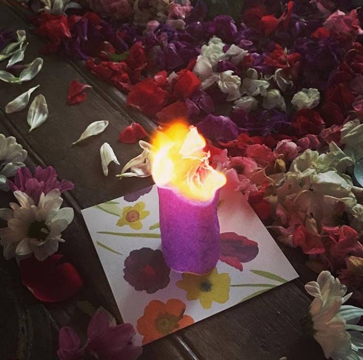 FLYING WISH PAPER ® - PURPLE OM / Mini Kit / Interactive Meditation Experience